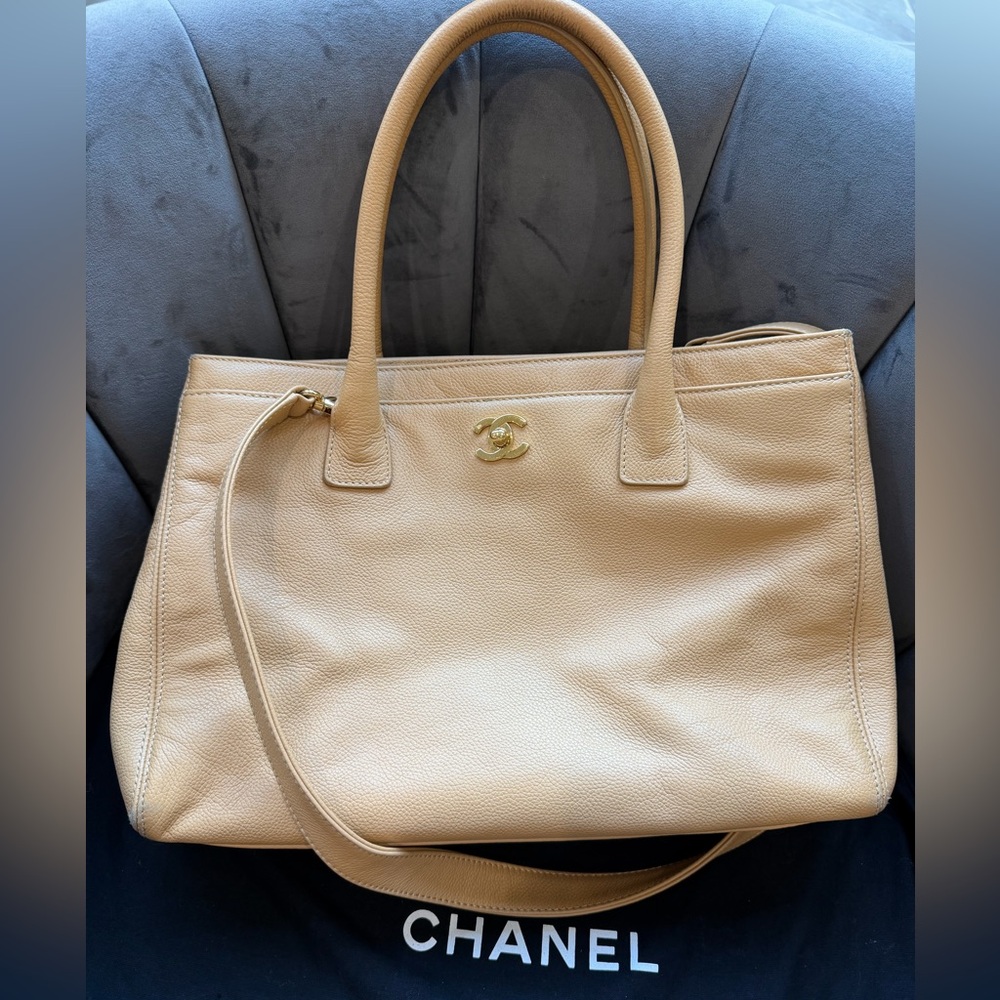 Reserved- Vintage CHANEL Cerf Exec Tote Bag 24k Gold work bag - Picture 4 of 17